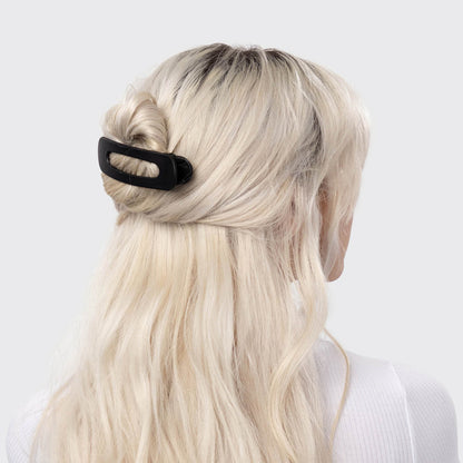 KITSCH Black Tort Flat Lay Claw Clips 2pc — model lifestyle shot